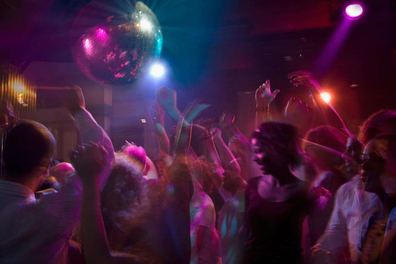 Para el ingreso a discotecas será necesario presentar el Pase sanitario