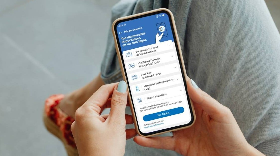 El contenido de las descargas incluirá un código QR, cuya lectura permitirá la verificación en tiempo real de la autenticidad de los documentos digitales