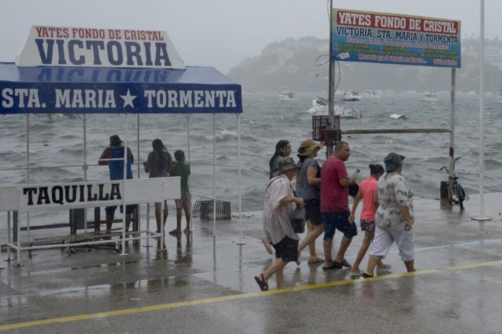 El huracán se mueve a 22 km/h y se espera que se aproxime a la península de Baja California durante el fin de semana