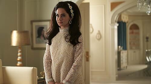 Cailee Spaeny está estupenda como Priscilla Presley, la muñeca decorada por Elvis. 