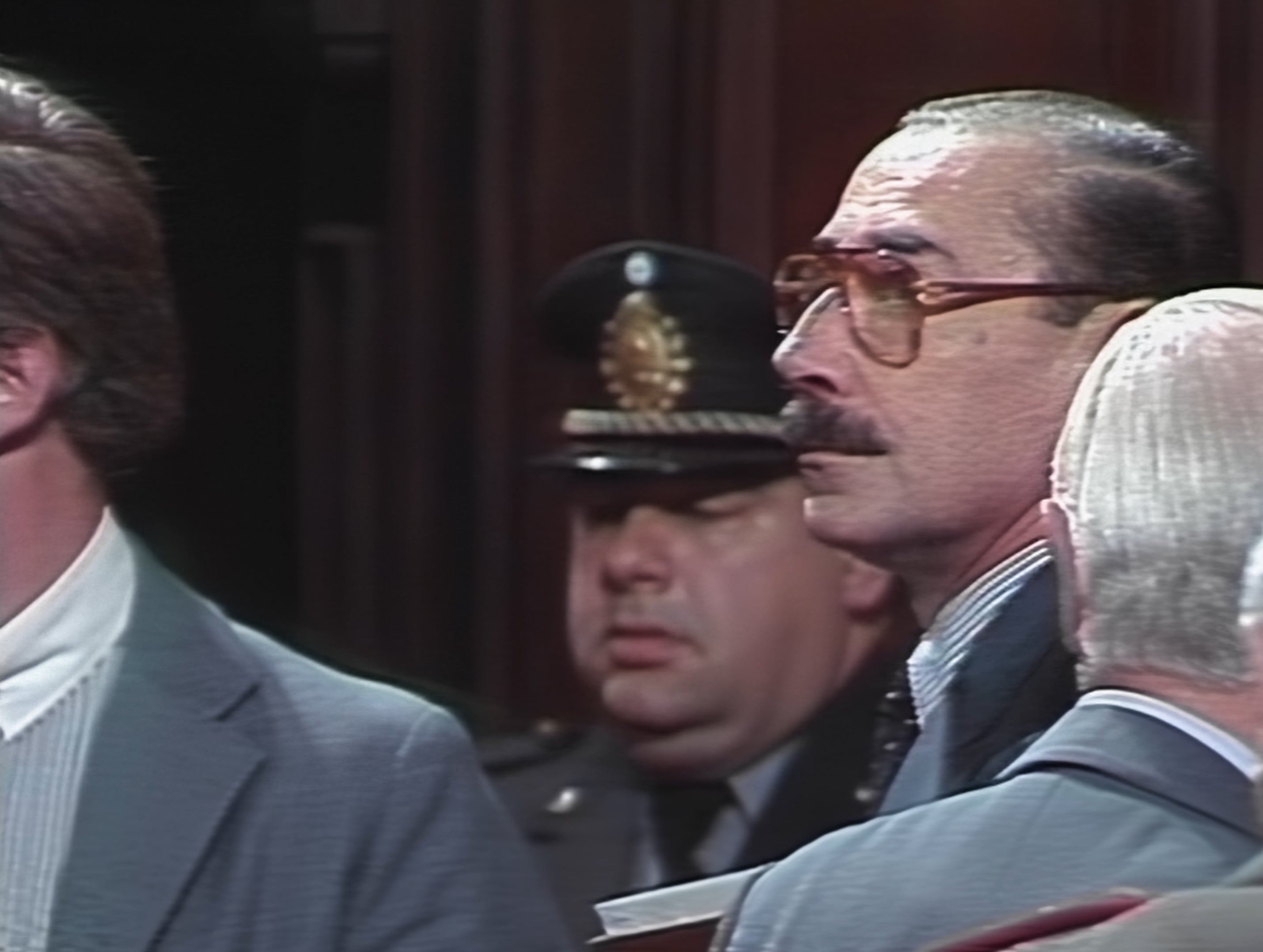 Jorge Rafael Videla en uno de los 177 minutos que dura el film.