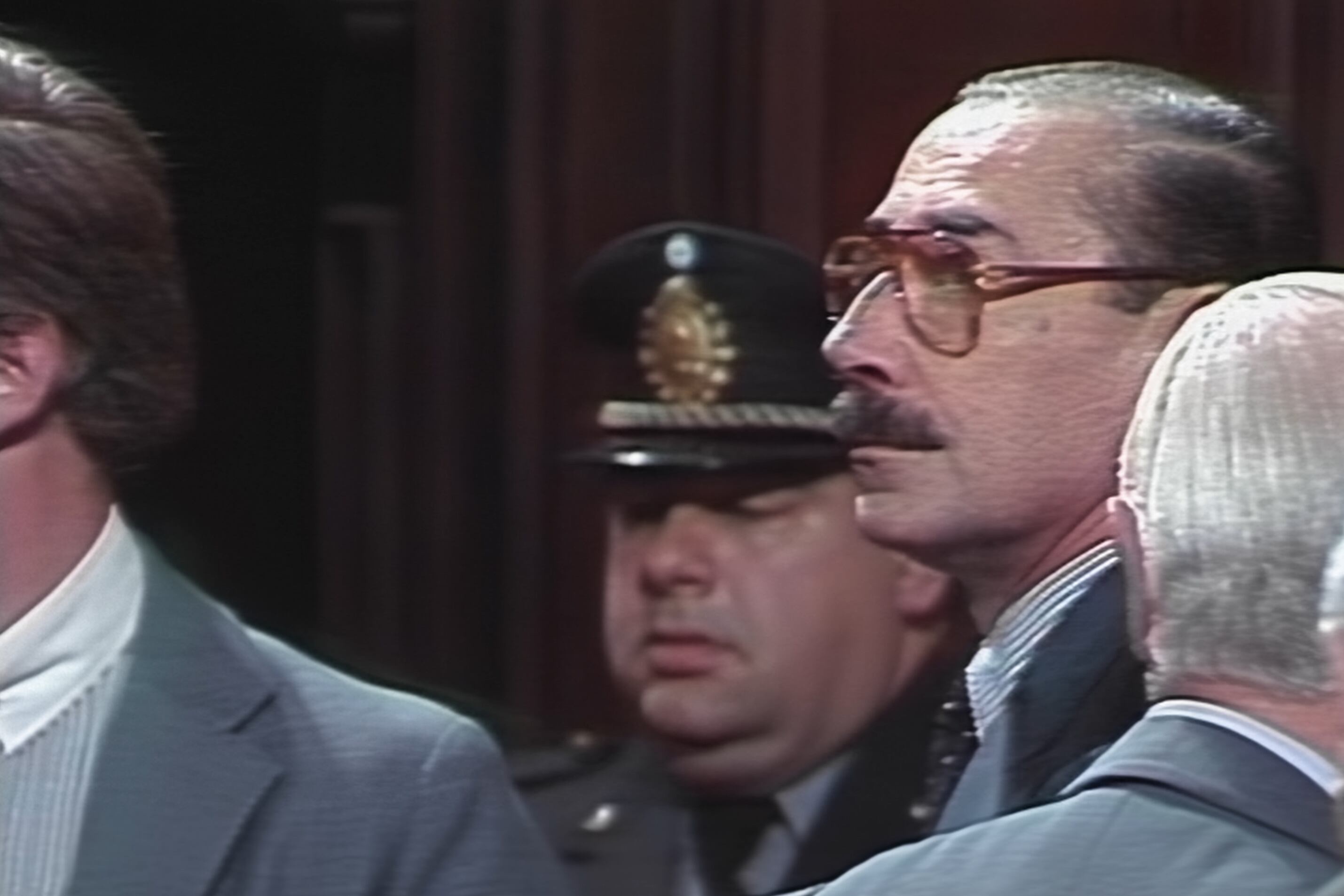 Jorge Rafael Videla en uno de los 177 minutos que dura el film.