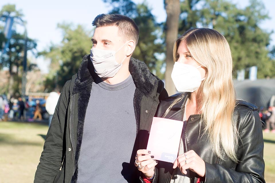 A partir de mañana se vacuna a menores de 25 años. 