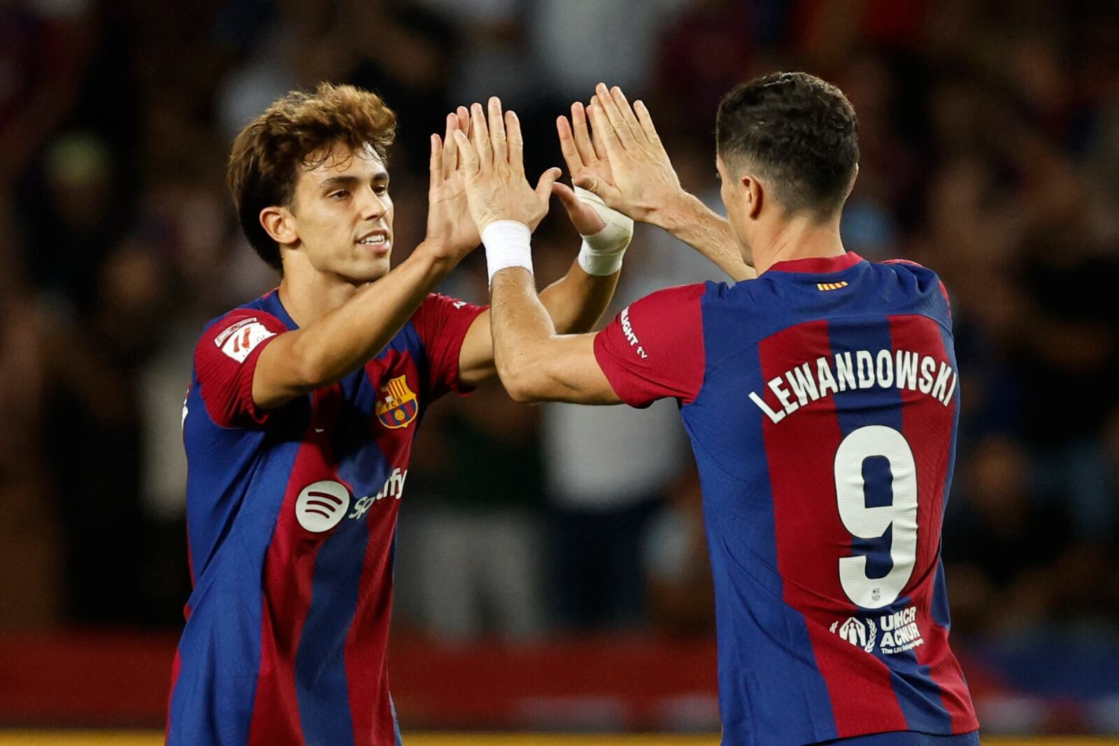Lewandowski anotó un doblete para comenzar la levantada