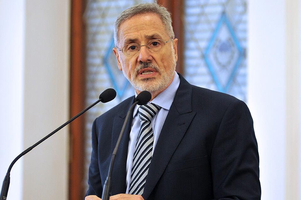 El ministro dejó en claro que la fuerza debe respetar la conducción política. 