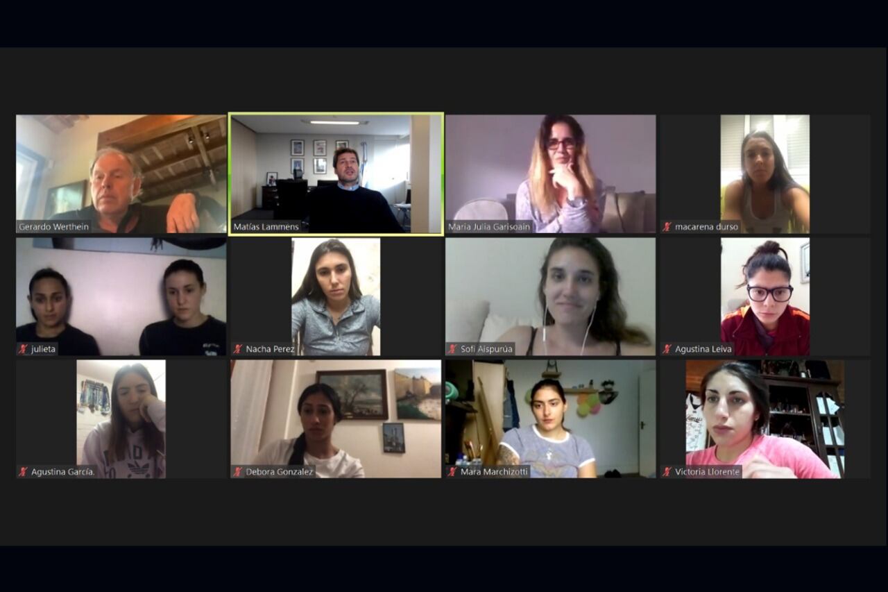 El encuentro vía Zoom entre los dirigentes y las jugadoras.