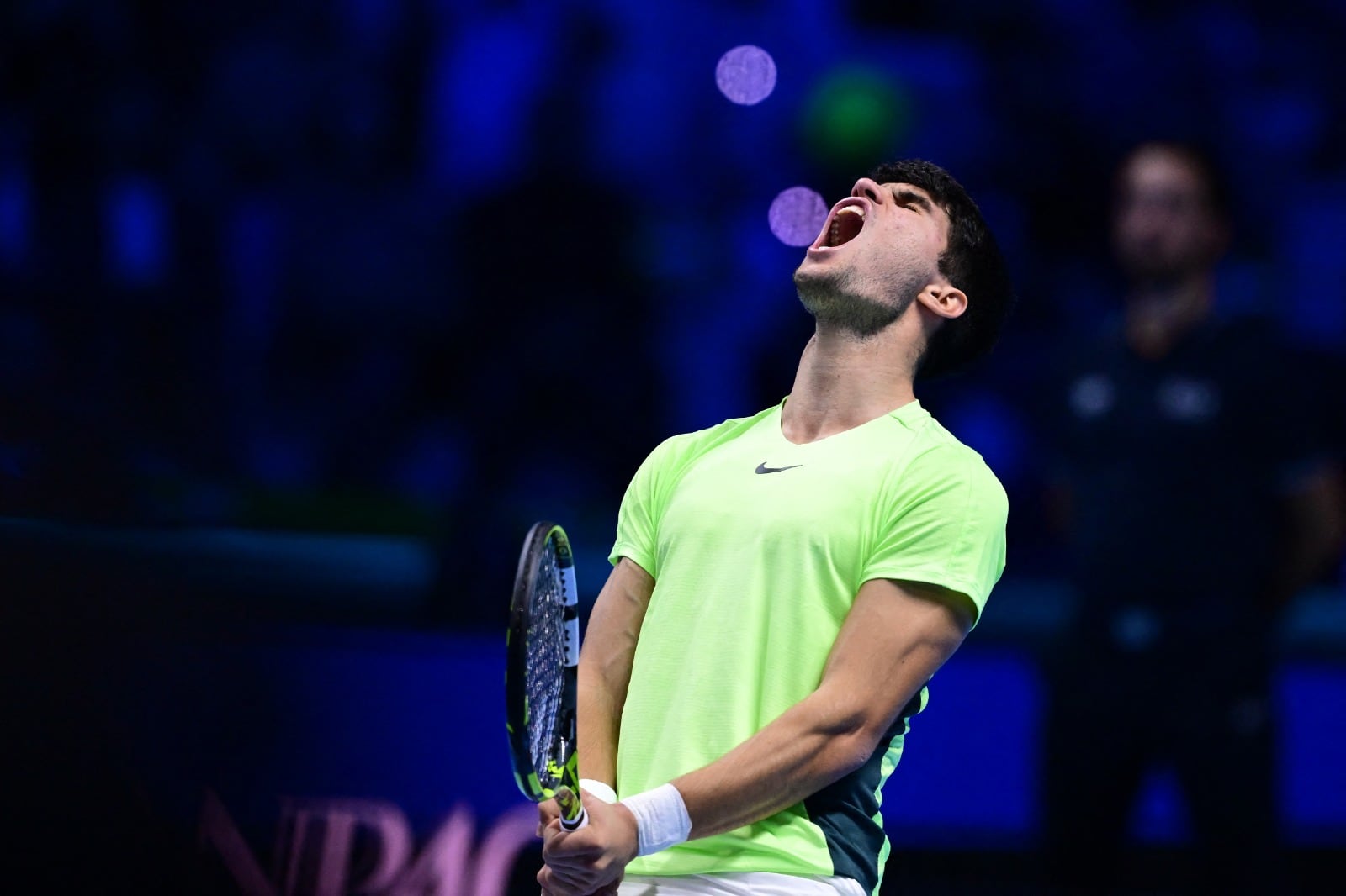 Carlos Alcaraz ganó y se quedó con el primer lugar del grupo