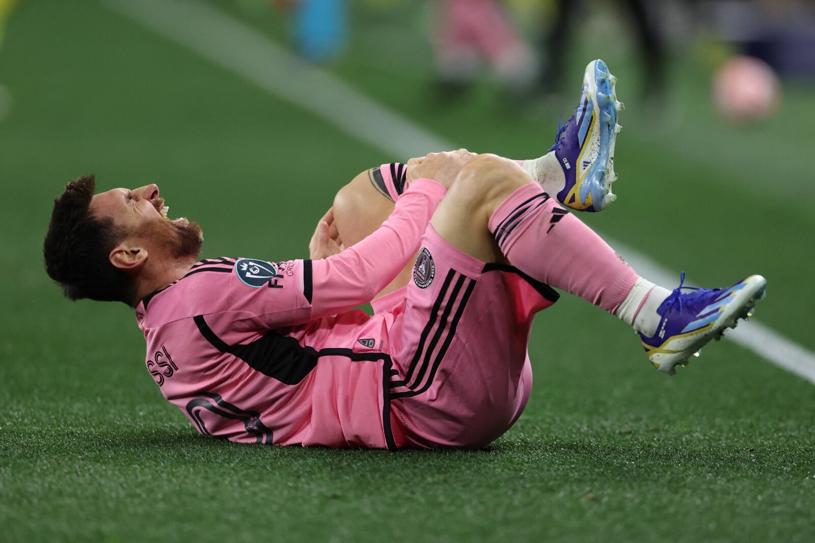 Messi recibió un golpe fuerte en el segundo tiempo