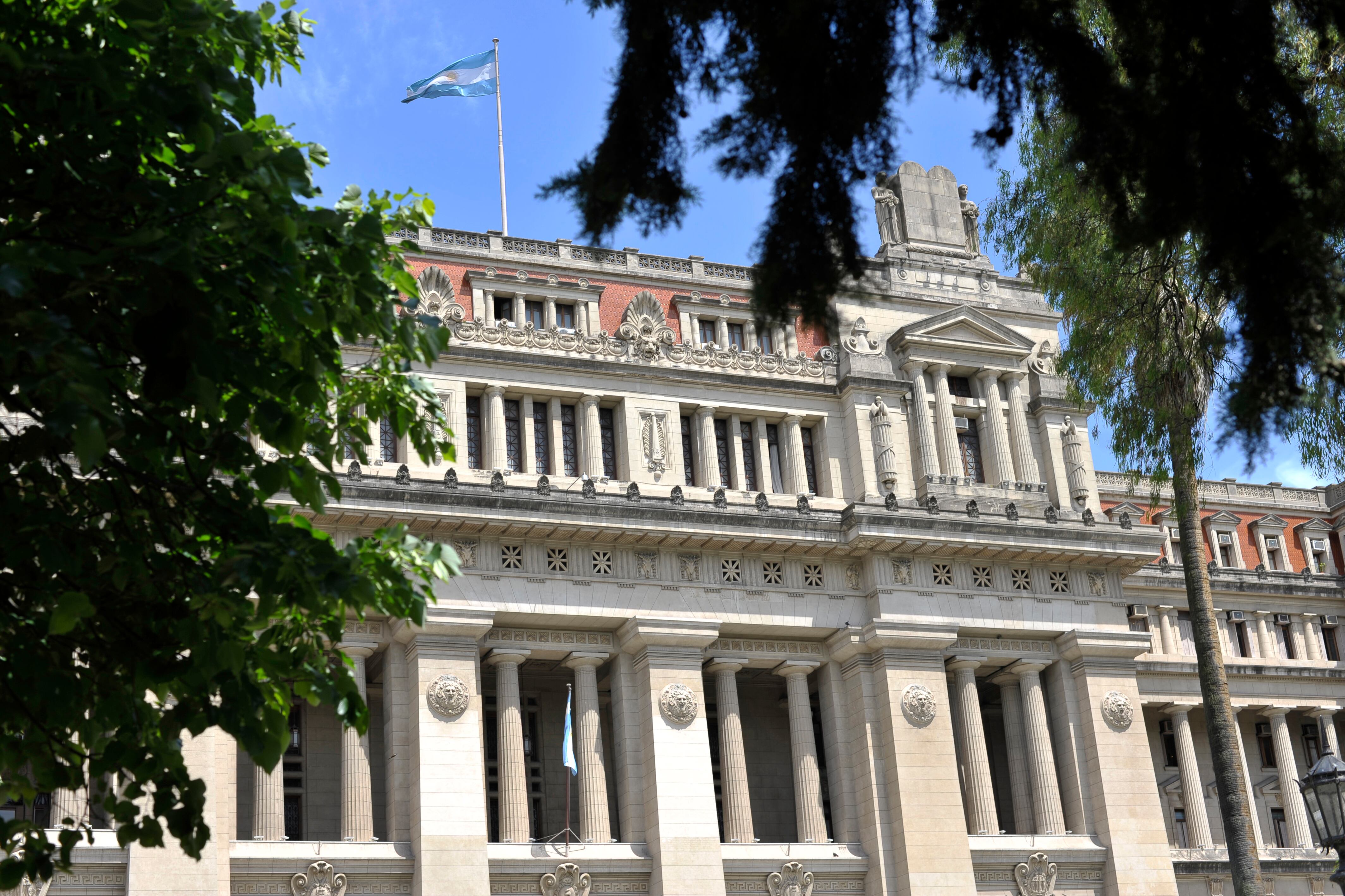 La controversia sobre la gestación por sustitución seguirá siendo un tema de debate en la sociedad, hasta que el Congreso tome decisiones concretas al respecto.