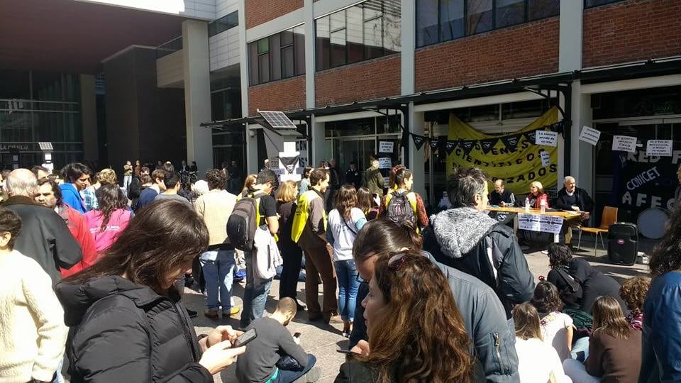 La toma comenzó hace ocho días.