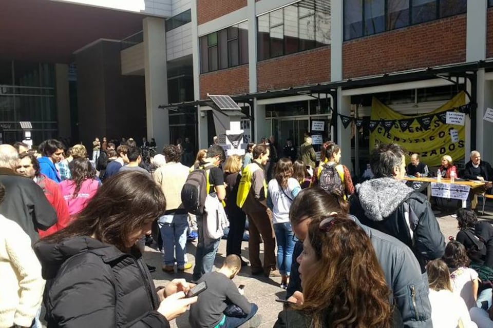 La toma comenzó hace ocho días.