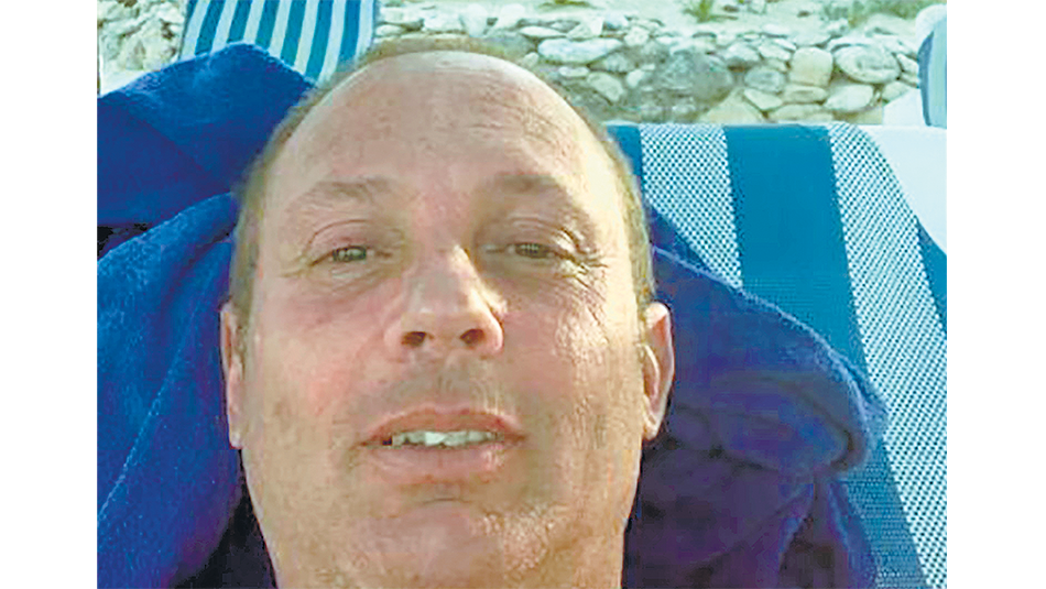 D’Alessio descansando en una playa en Tulum, México.