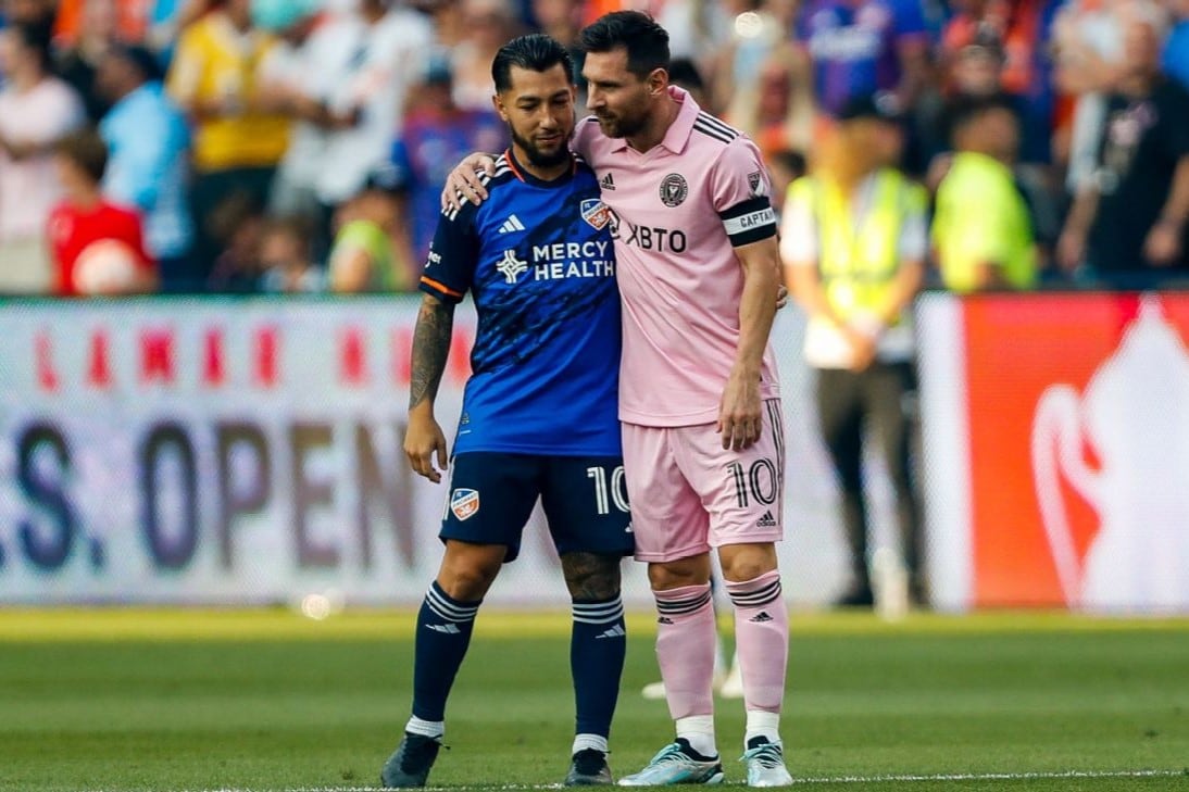 Acosta y Messi se enfrentarán una vez más (Foto: Usa Sport Today).