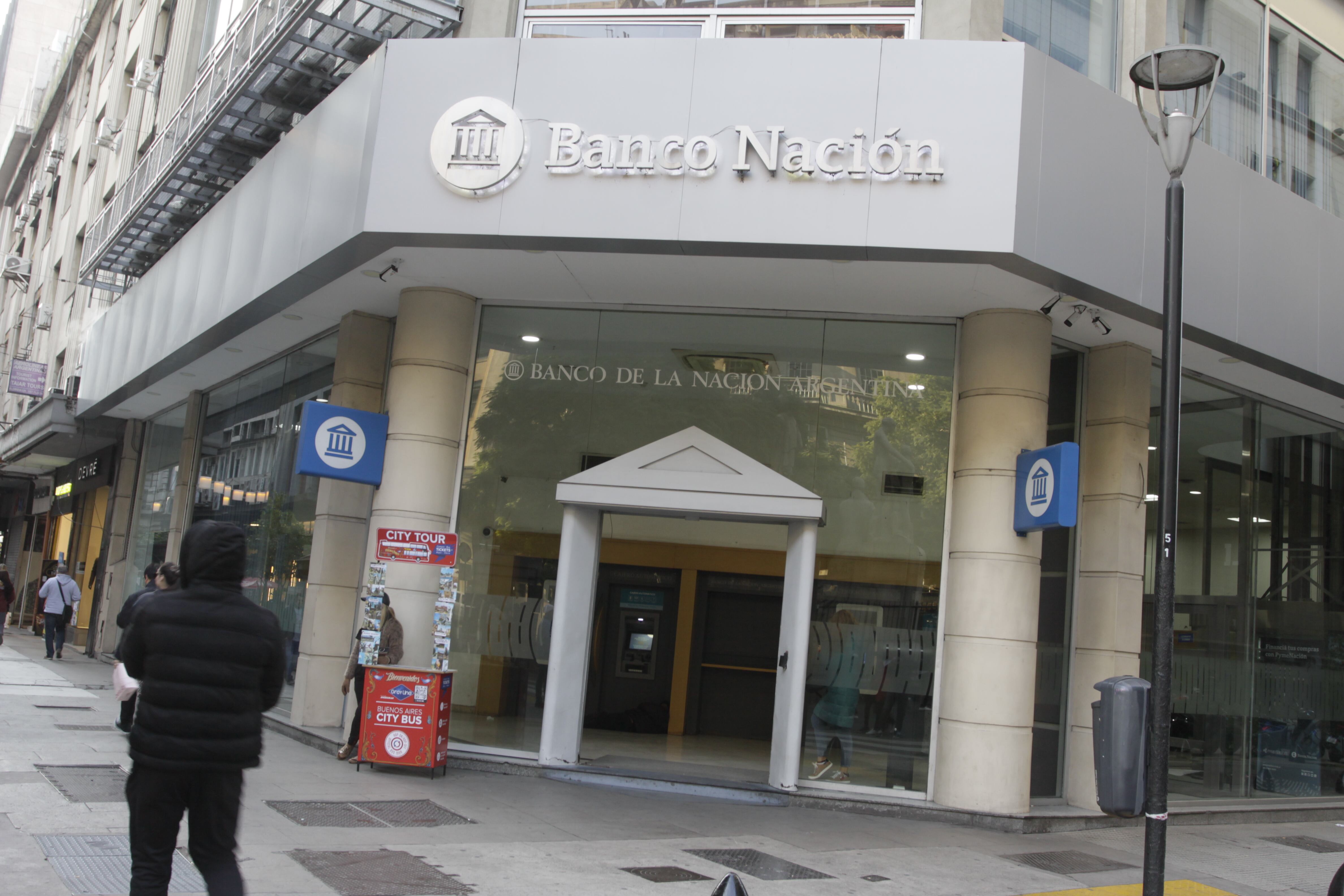 El 6 de noviembre combina descanso, reconocimiento y derechos laborales en un contexto de creciente digitalización del sistema financiero