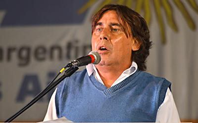 Micheli quiere un "referendo vinculante" si se avanza con la reforma laboral.