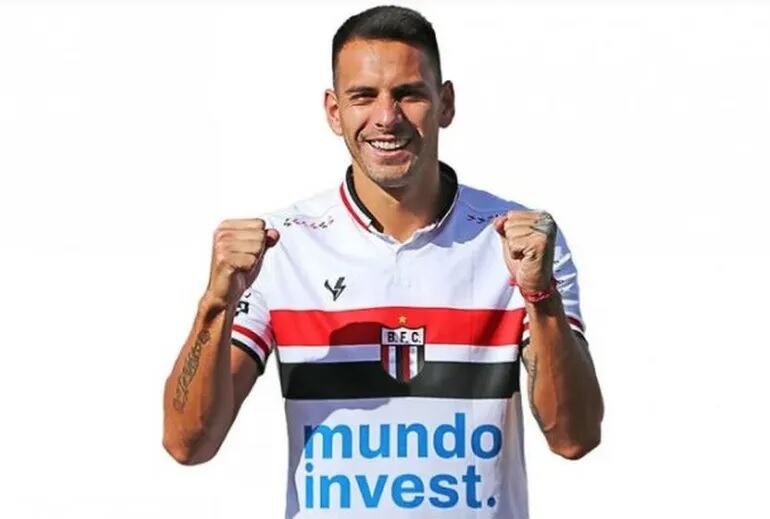 El futbolista Alexis Lucas Delgado, sobrino de Marcelo "Chelo" Delgado, fue denunciado por una mujer en un caso de violencia sexual, junto a otros dos compañeros del equipo brasilero Botafogo de Ribairao Preto. (Prensa Botafogo de Ribairao Preto).