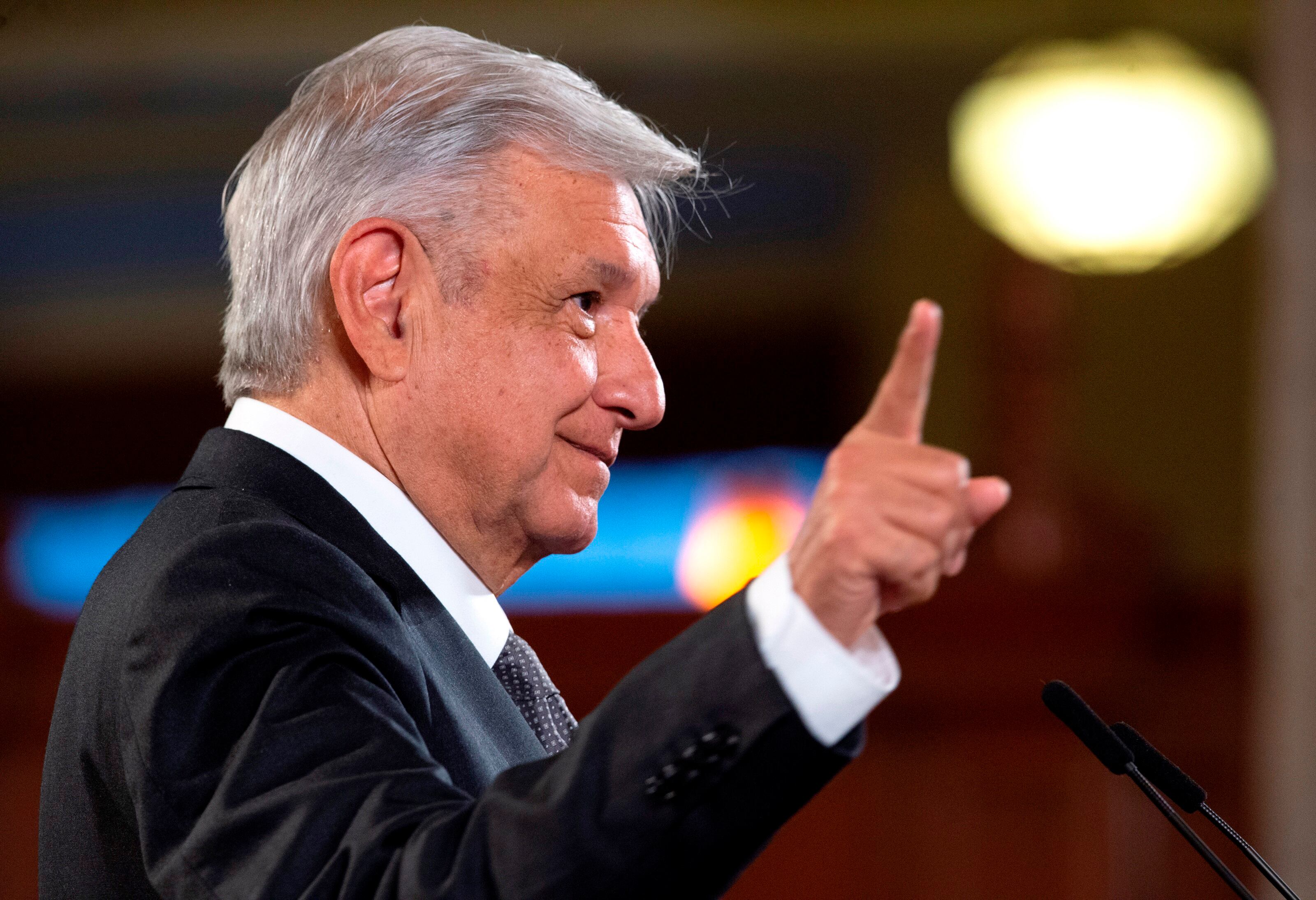 Andrés Manuel López Obrador ha promovido la transparencia y el dialogo continuo con la sociedad.