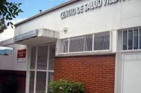 Afuera del Centro de Salud de General Ballivián