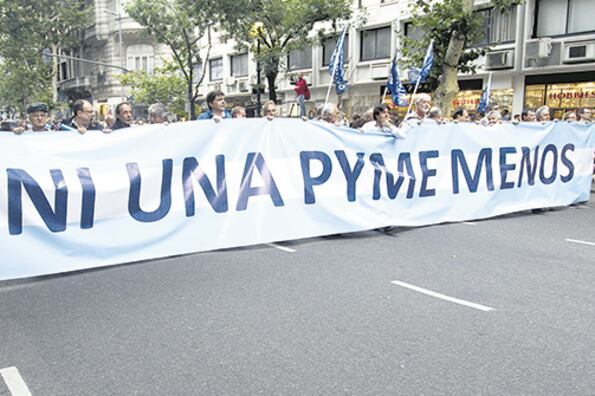 “Sube la factura de la luz un mil por ciento aunque estamos produciendo la mitad”, se quejan los industriales.