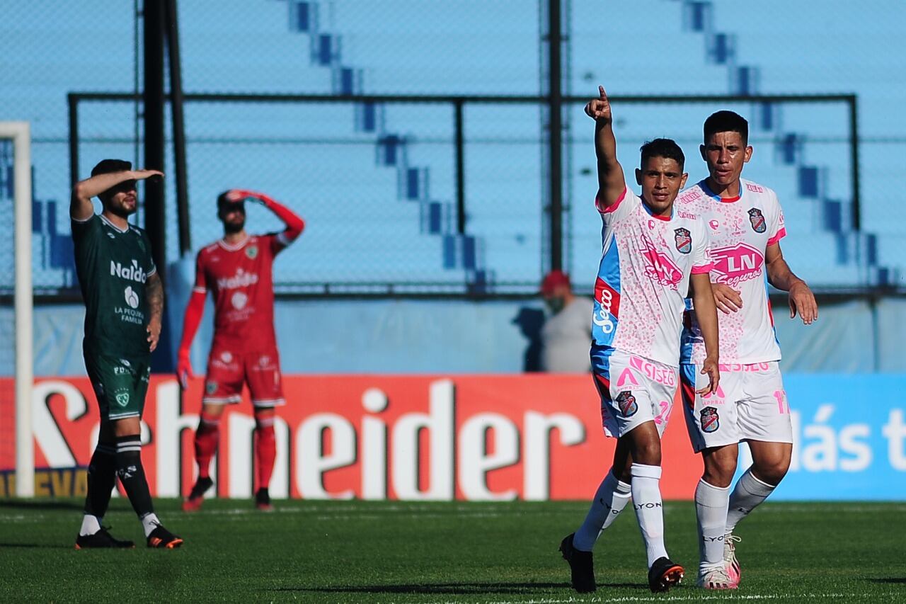Arsenal dejó el último lugar gracias a su triunfo ante Sarmiento
