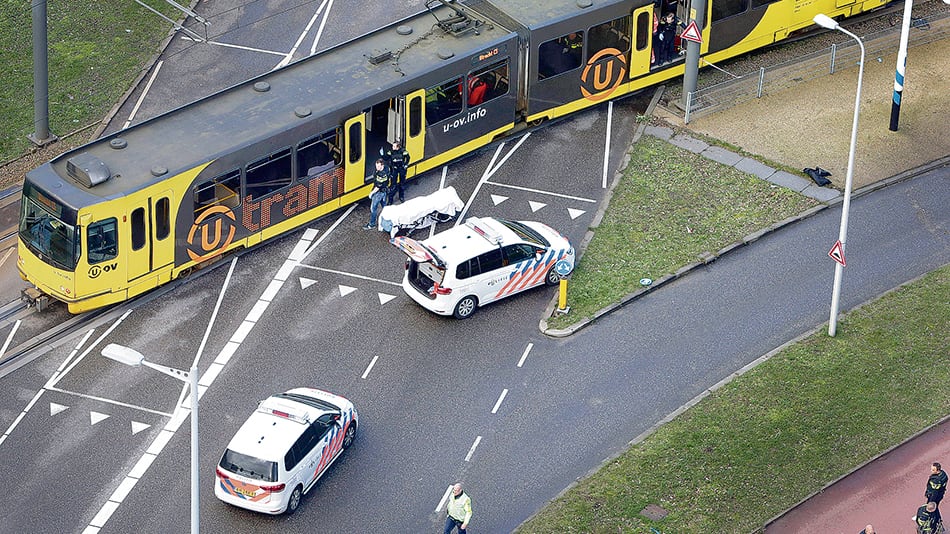 Las autoridades sólo hablaron de un atacante en el tranvía.