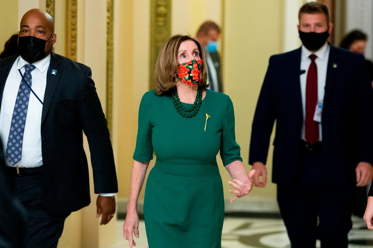 Nancy Pelosi en el Captolio el día de la aprobación.