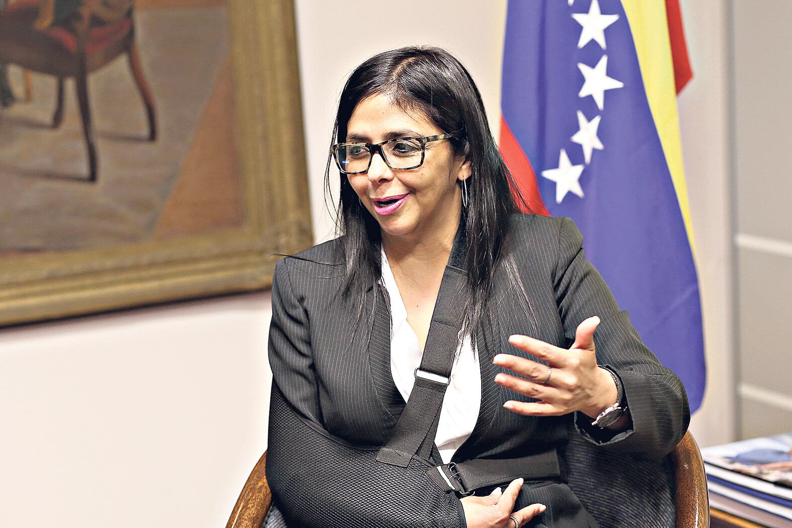 “No recibimos instrucciones de los Estados Unidos, tampoco les damos.”