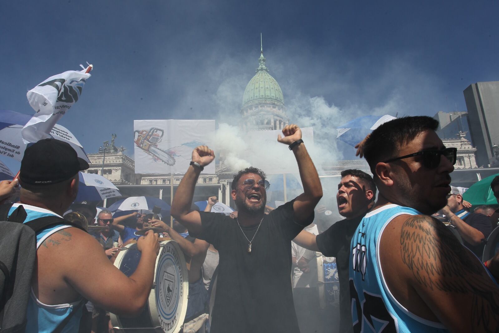 Distintos gremios provinciales se plantan ante un posible techo paritario decretado por Javier Milei.