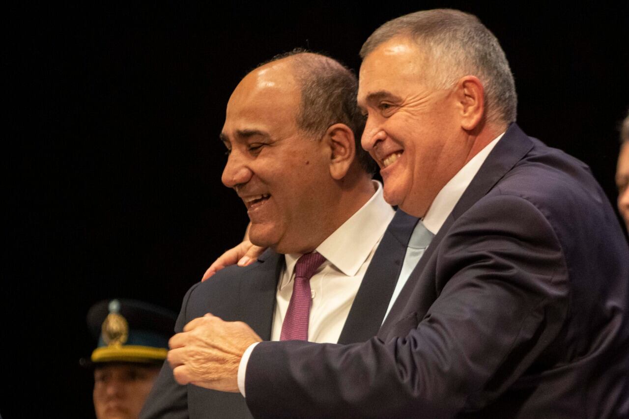 El desembarco del gobernador de Tucumán (en uso de licencia) Juan Manzur en la jefatura de Gabinete nacional no resolvió la crisis política que vivía con Osvaldo Jaldo, el vice de su provincia, pero tampoco la profundizó. 