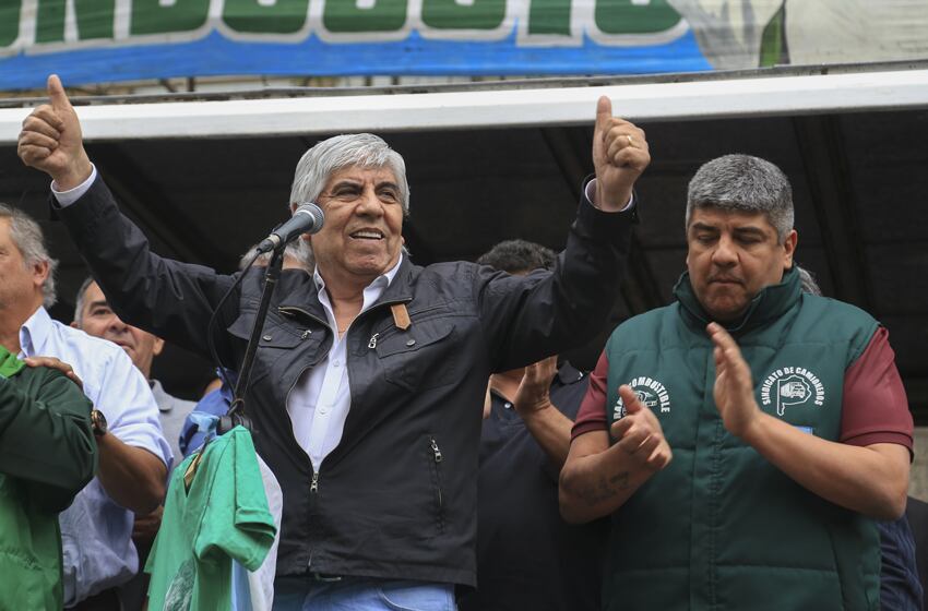 Hugo y Pablo Moyano no ahorraron críticas a Macri.