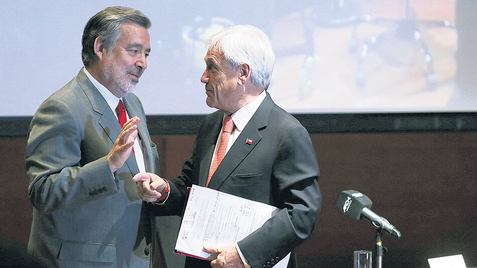 Las encuestas dan un empate técnico entre Alejandro Guillier y Sebastián Piñera.