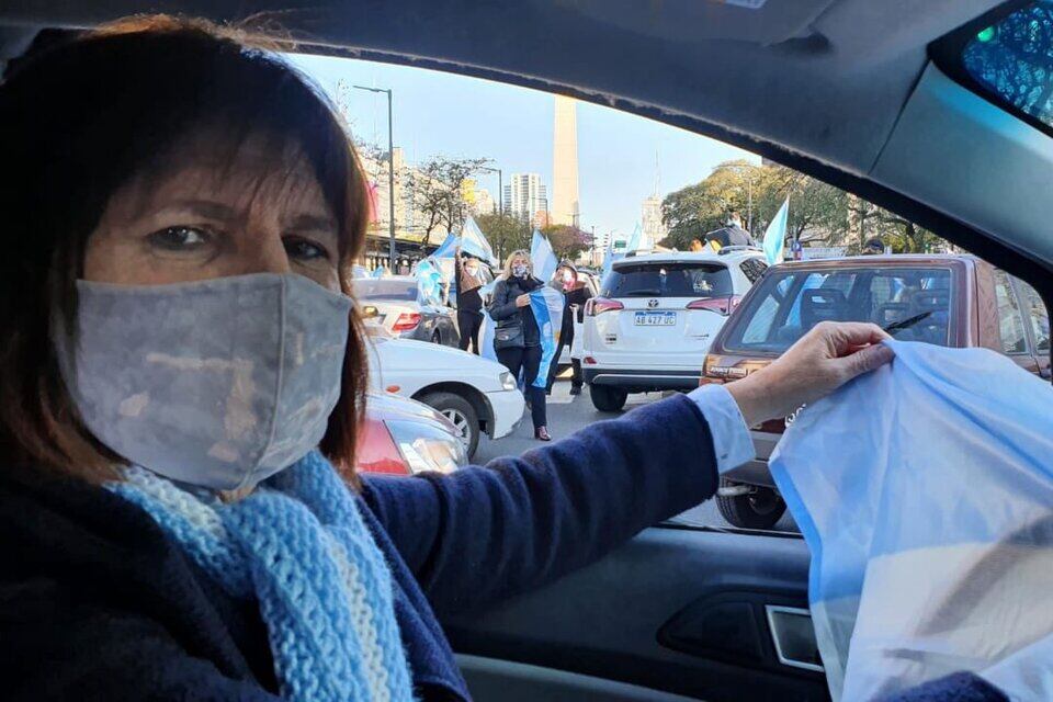 Bullrich, participando de una marcha el 12 de octubre del 2020.