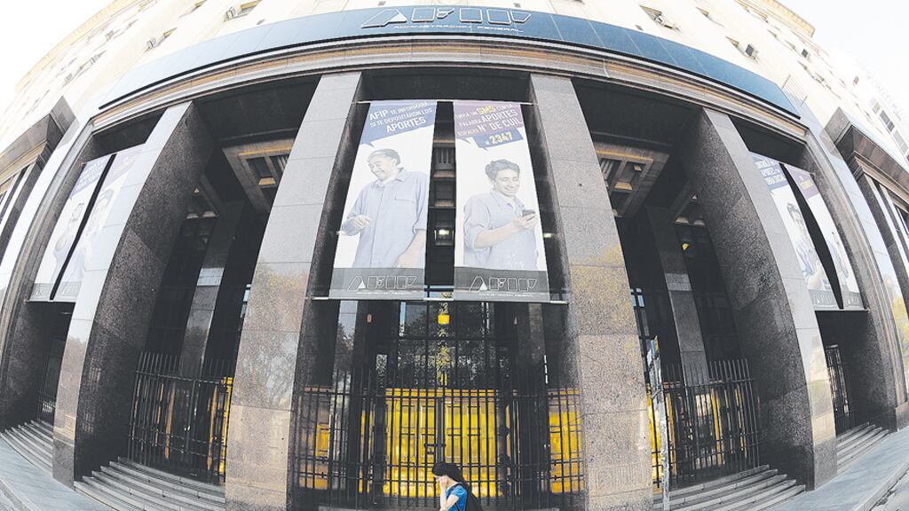 Durante la gestión de Macri la AFIP les cobra cada vez menos a los que más tienen.