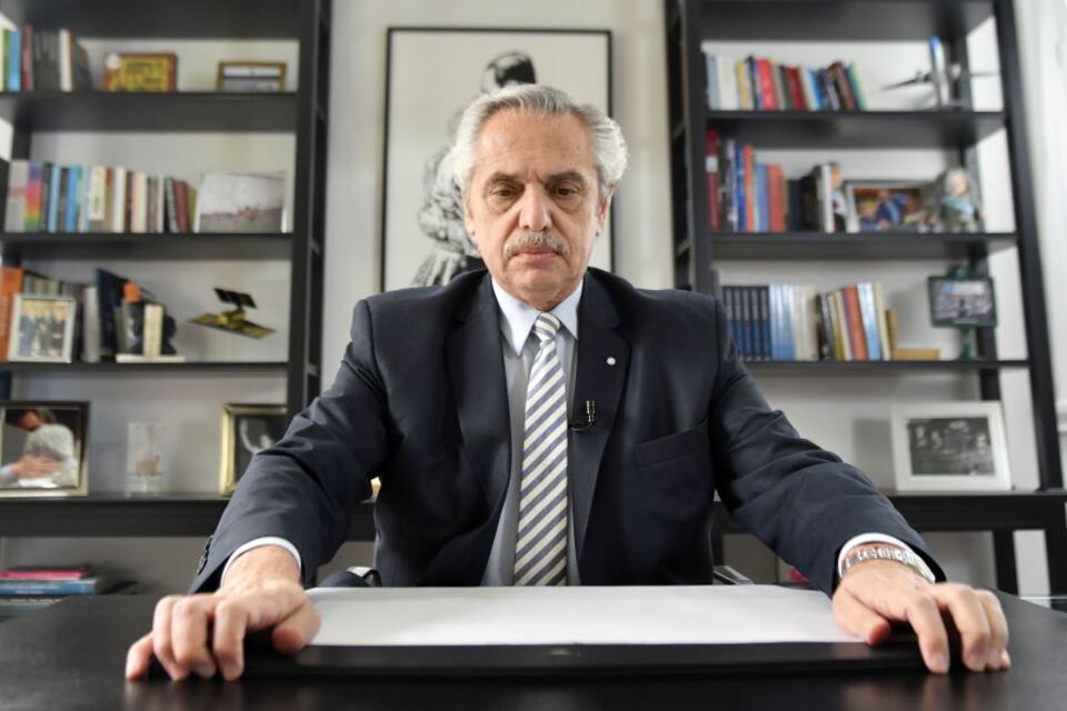 El expresidente insiste en negar las denuncias de su expareja.