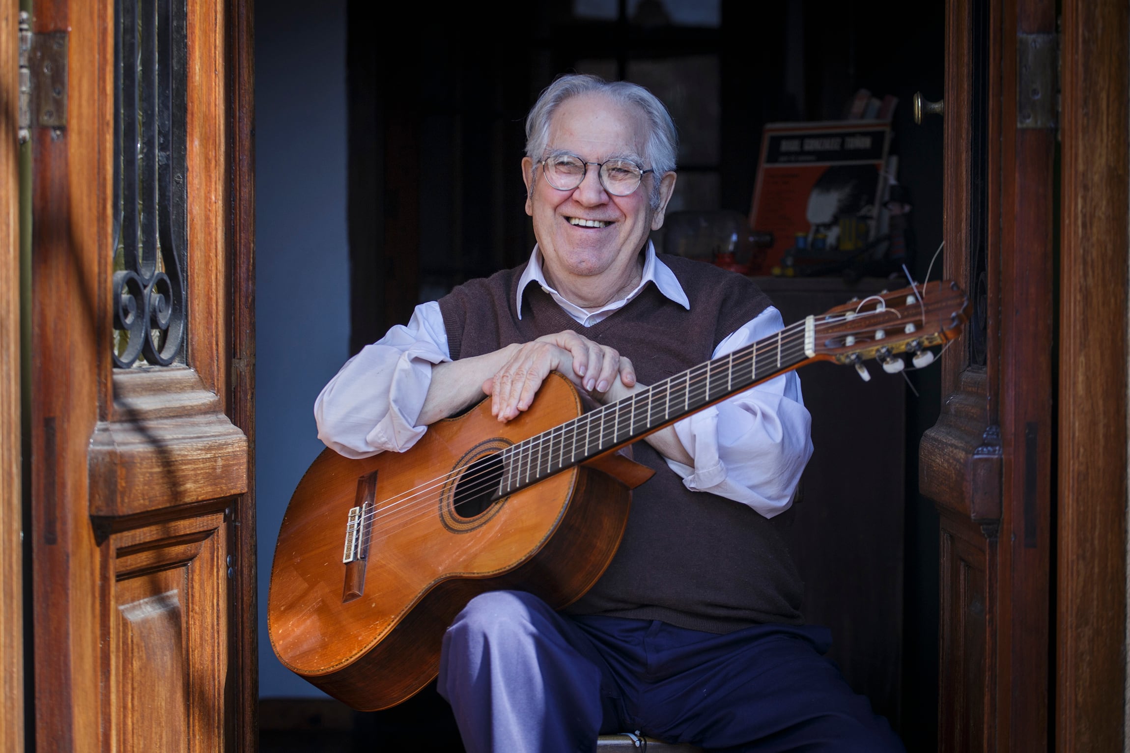 El "Tata" Cedrón es acompañado por Daniel Frascoli en bandoneón.