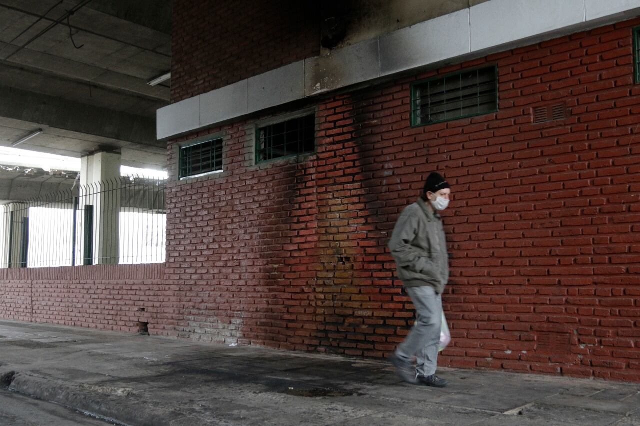 Pocas horas después del ataque, el Gobierno porteño limpió completamente el lugar.