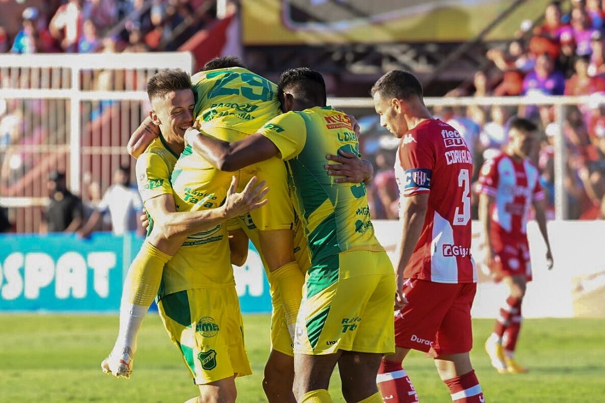 El Halcón celebra su triunfazo en Santa Fe ante Unión
