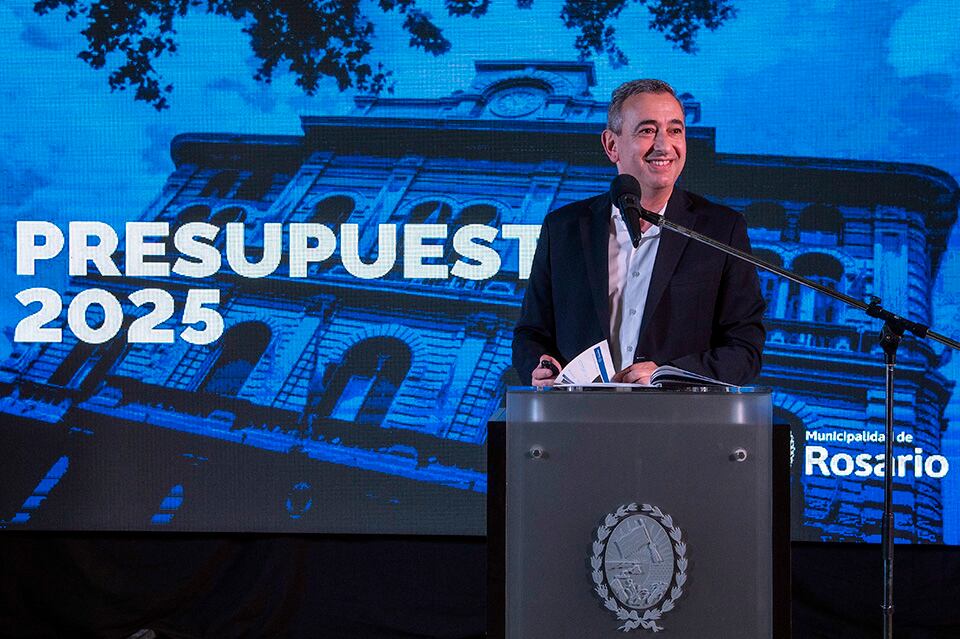 Javkin hizo el anuncio en la ex Aduana.