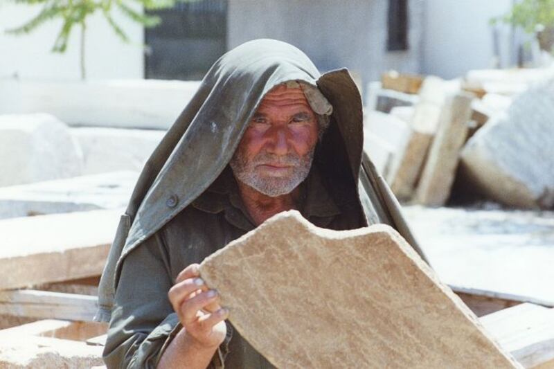 "Mourning Rock" (La piedra de luto), de Filippos Koutsaftis, sobre Elefsina.