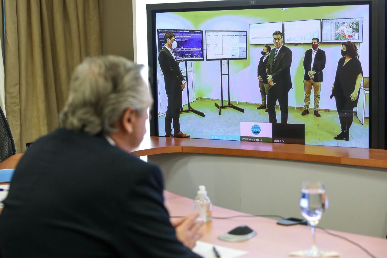 Alberto Fernández en videoconferencia con el gobernador Jorge Capitanich.