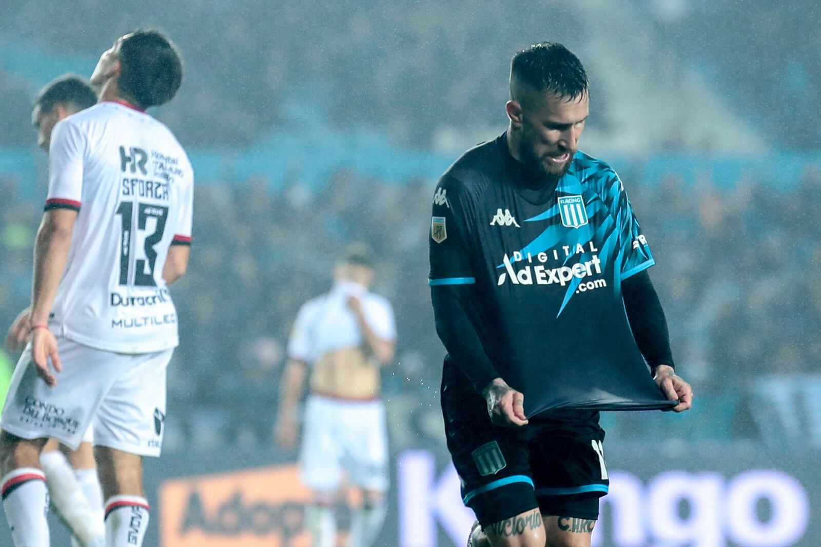 Jonathan Gómez, exRosario Central, marcó el primero para Racing