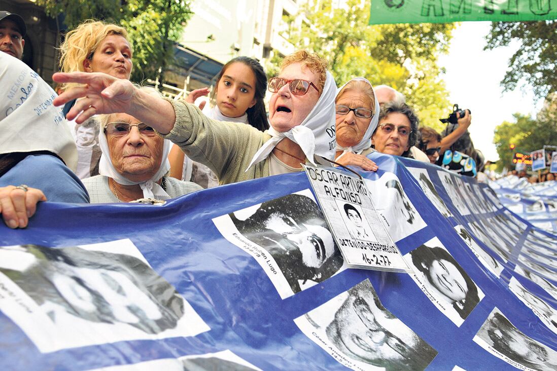 Los organismos de derechos humanos se movilizan contra la "reconciliación".