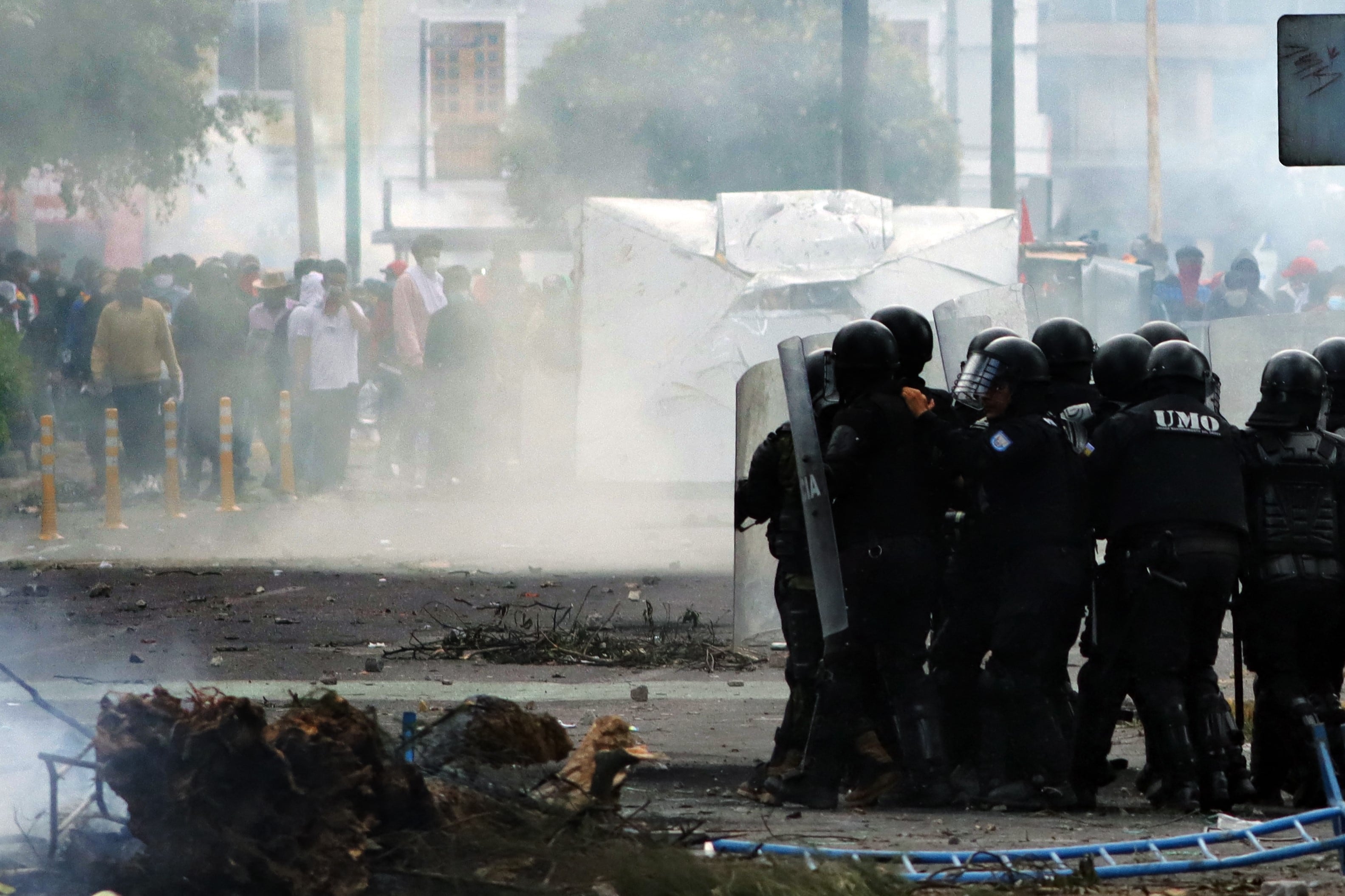 Las protestas dejaron hasta el momento dos muertos, 90 manifestantes heridos y 87 detenidos.