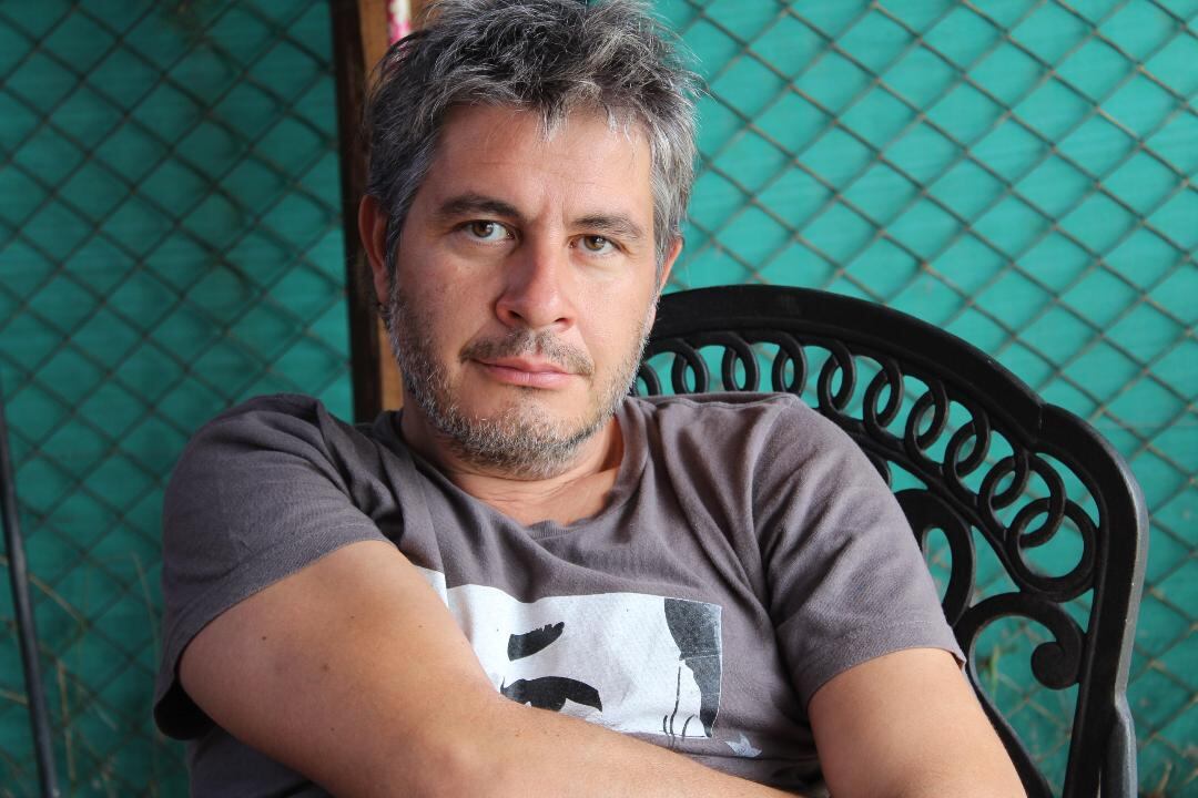 Ernesto Espeche es periodista, investigador y docente universitario. 