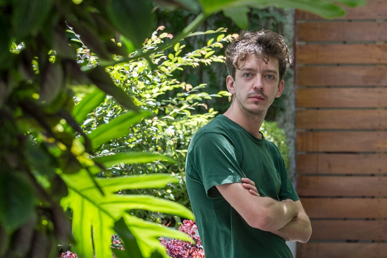 Pérez Biscayart, un actor de múltiples registros. El empleado y el patrón se verá primero en la sala Gaumont y después en Cine.ar y en Flow.