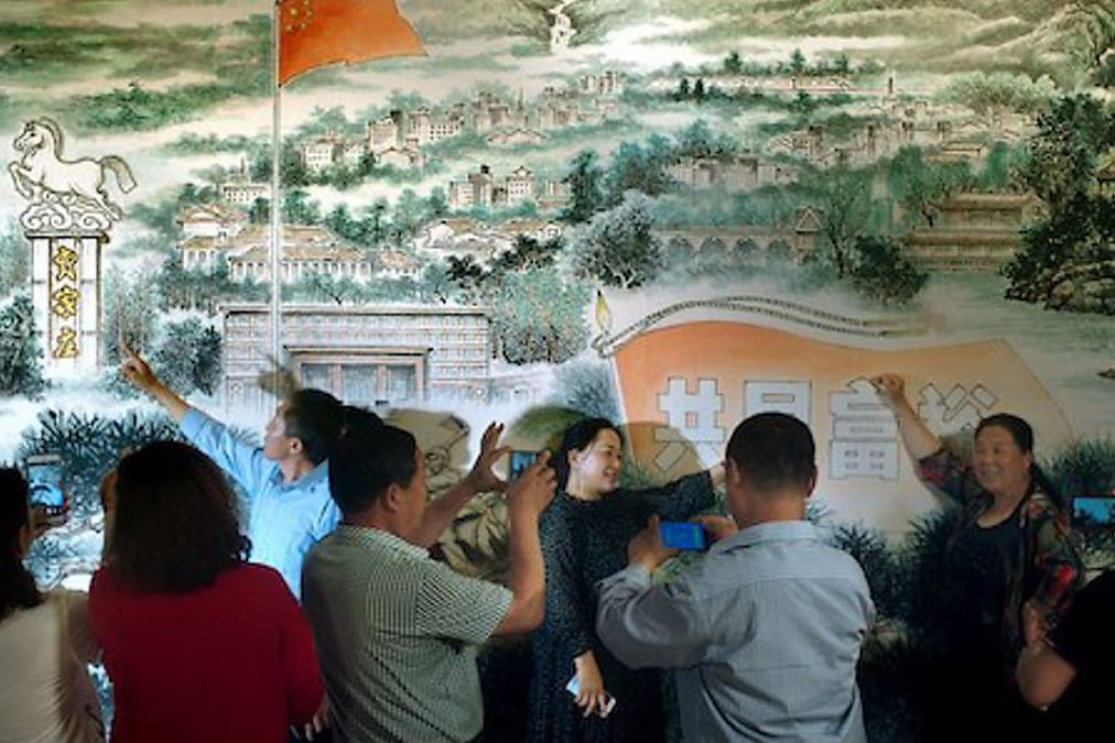 Un importante festival de literatura provincial funciona como punto de partida.