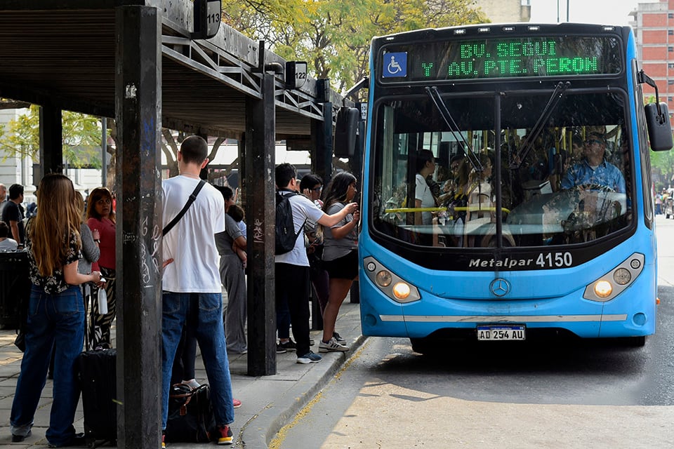 Con el título "Obligados a parar", el gremio de choferes expresó su malestar ante la falta de una oferta concreta en la mesa paritaria. 