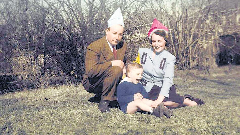 Ford con sus padres, Parker y Edna en Jackson, Mississippi