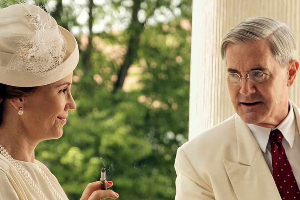 Sofia Helin y Kyle MacLachlan, la princesa noruega y el presidente de EE. UU. en "Atlantic Crossing".