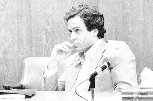 El juicio de Ted Bundy en el que lo condenaron a muerte fue el primero transmitido en vivo.